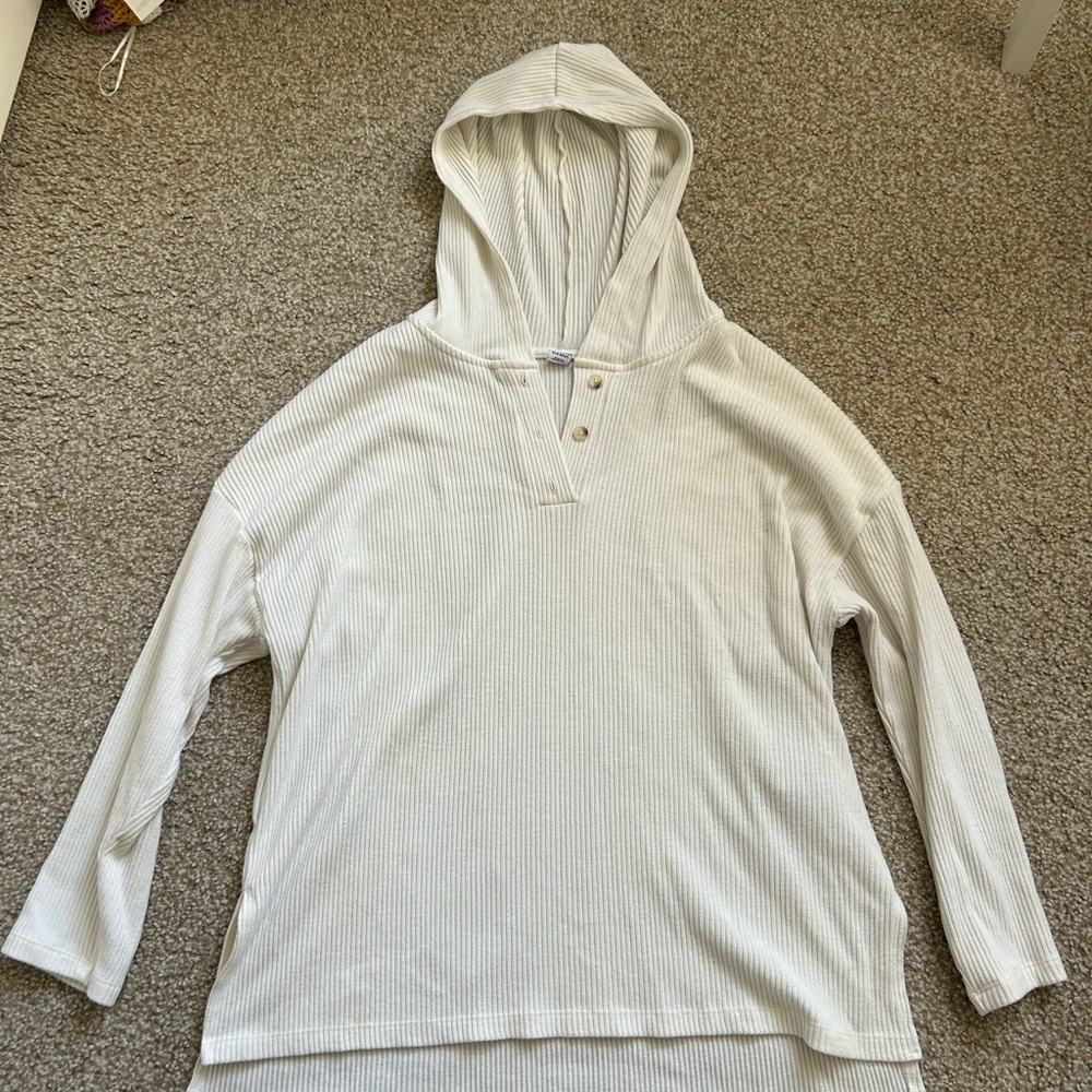 Old Navy White Sweater